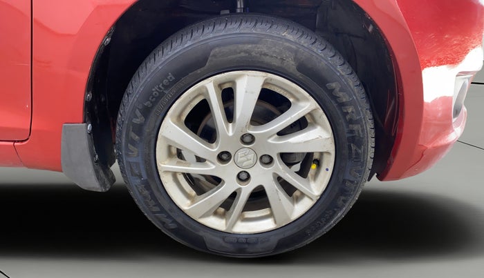2014 Maruti Swift ZXI, Petrol, Manual, 82,540 km, Right Front Wheel