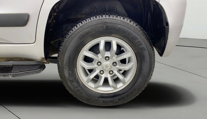 2016 Mahindra TUV300 T8, Diesel, Manual, 1,19,569 km, Left Rear Wheel