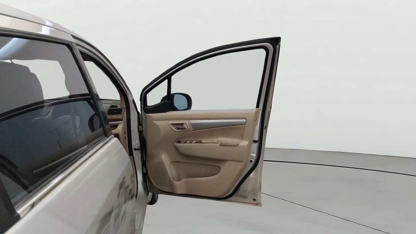 2013 Maruti Ertiga ZXI, Petrol, Manual, 59,431 km, RHS Front Door