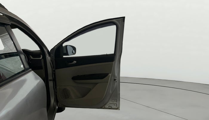 2020 Renault TRIBER RXZ, Petrol, Manual, 39,612 km, RHS Front Door