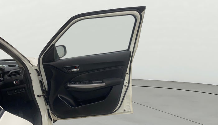 2022 Maruti Swift ZXI PLUS AMT DUAL TONE, Petrol, Automatic, 21,243 km, RHS Front Door