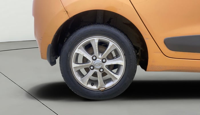 2016 Hyundai Grand i10 ASTA (O) AT 1.2 KAPPA VTVT, Petrol, Automatic, 24,673 km, Right Rear Wheel