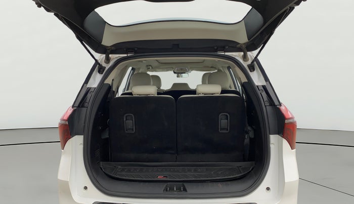 2022 Mahindra XUV700 AX 7 LUXURY D AT 7 STR, Diesel, Automatic, 43,313 km, Boot Open Zoomed View