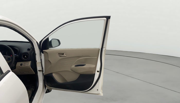 2019 Hyundai NEW SANTRO SPORTZ CNG, CNG, Manual, 82,758 km, RHS Front Door