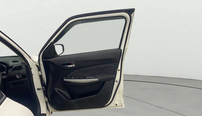 2020 Maruti Swift ZXI PLUS, Petrol, Manual, 33,325 km, RHS Front Door