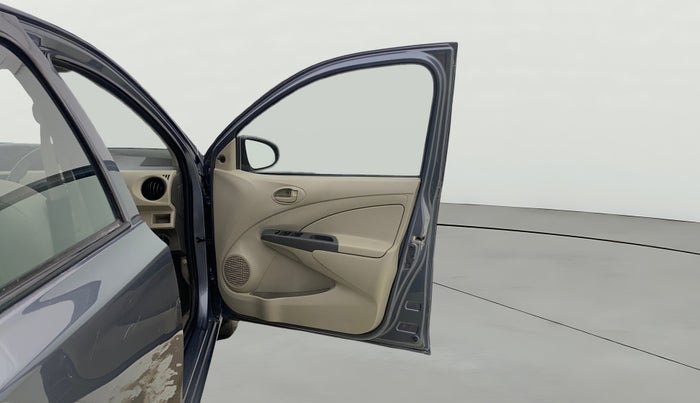 2015 Toyota Etios Liva G, Petrol, Manual, 43,686 km, RHS Front Door