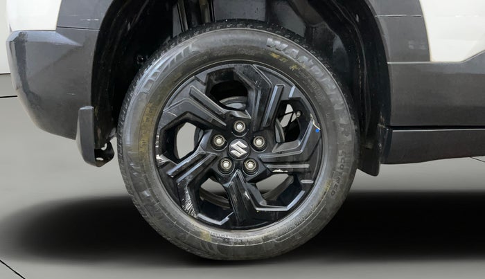 2022 Maruti BREZZA ZXI AT SMART HYBRID, Petrol, Automatic, 48,740 km, Right Rear Wheel