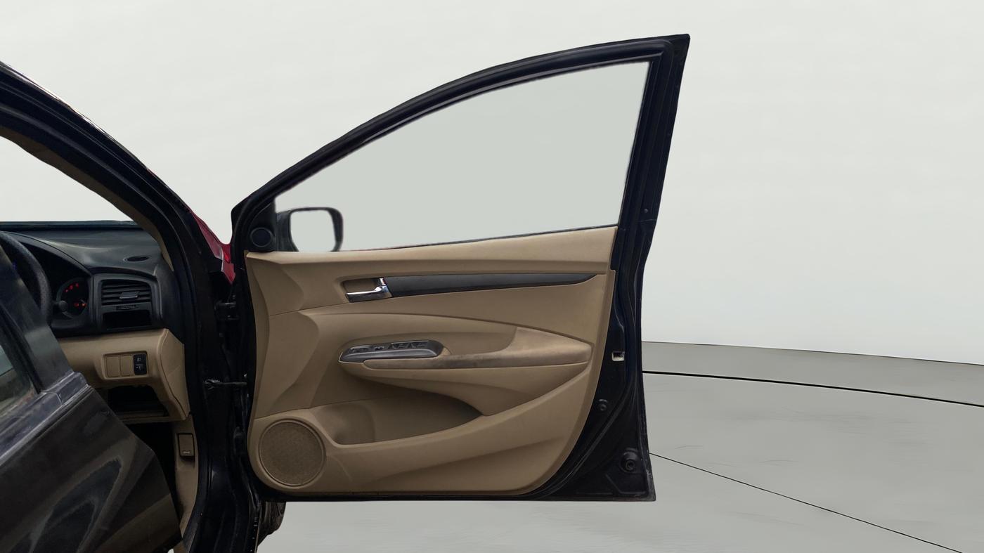 2013 Honda City 1.5L I-VTEC V AT, Petrol, Automatic, 1,00,548 km, RHS Front Door