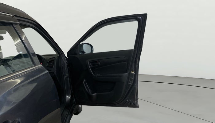 2020 Maruti Vitara Brezza LXI, Petrol, Manual, 69,679 km, RHS Front Door