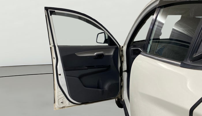 2019 Mahindra KUV 100 NXT K6+ P 6 STR, Petrol, Manual, 62,145 km, LHS Front Door