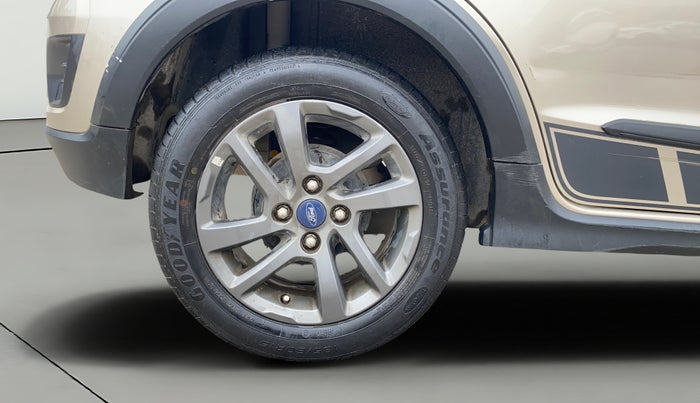 2018 Ford FREESTYLE TITANIUM 1.2 PETROL, Petrol, Manual, 5,865 km, Right Rear Wheel