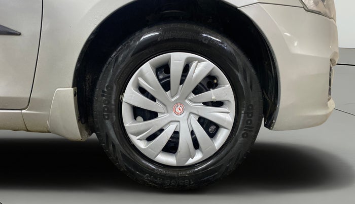 2017 Maruti Ciaz SIGMA 1.4 MT PETROL, Petrol, Manual, 96,365 km, Right Front Wheel