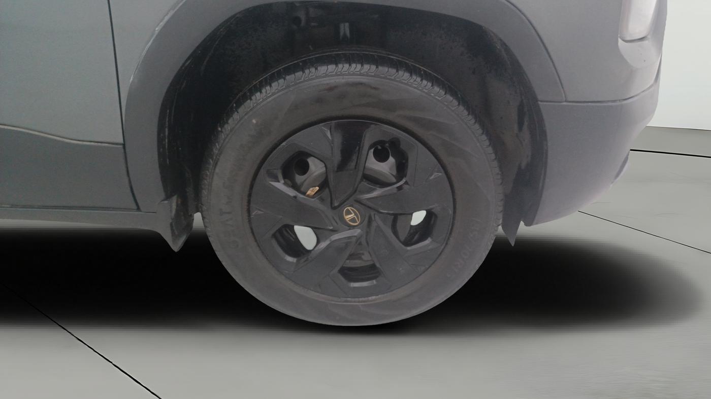 2024 Tata PUNCH PURE MT, Petrol, Manual, 26,139 km, Right Front Wheel