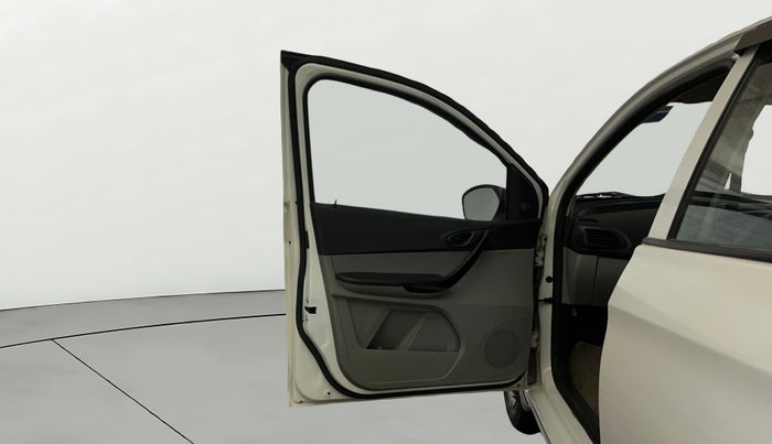 2016 Tata Tiago XM PETROL, Petrol, Manual, 35,773 km, LHS Front Door