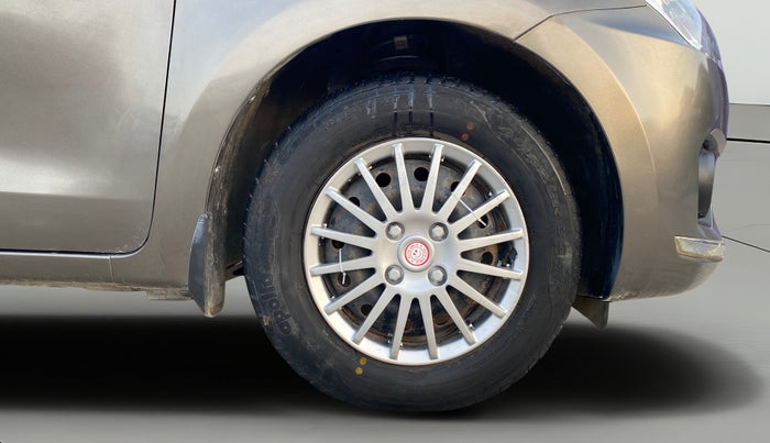 2019 Maruti Dzire VXI, Petrol, Manual, 37,843 km, Right Front Wheel