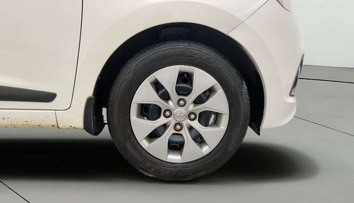 2015 Hyundai Xcent S 1.2, Petrol, Manual, 72,845 km, Right Front Wheel