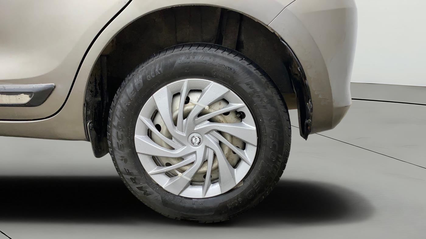 2018 Maruti Swift LXI, Petrol, Manual, 70,855 km, Left Rear Wheel