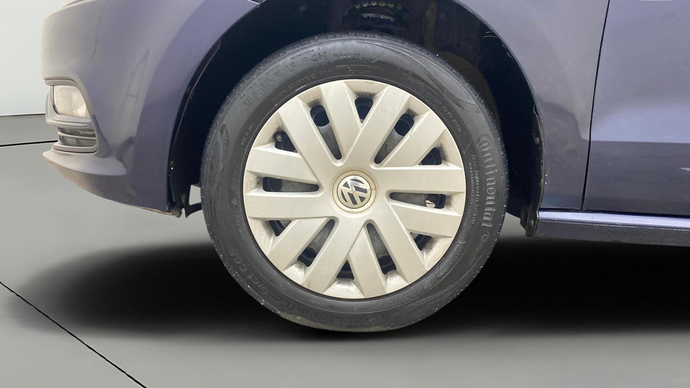 2015 Volkswagen Polo COMFORTLINE 1.2L, Petrol, Manual, 94,778 km, Left Front Wheel