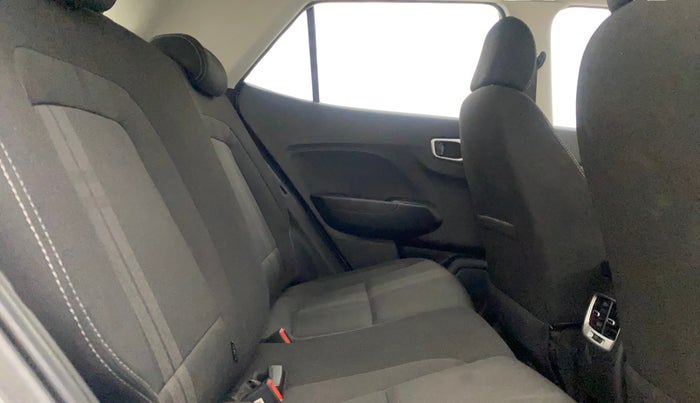 2019 Hyundai VENUE SX PLUS 1.0 TURBO DCT, Petrol, Automatic, 33,543 km, Right Side Rear Door Cabin