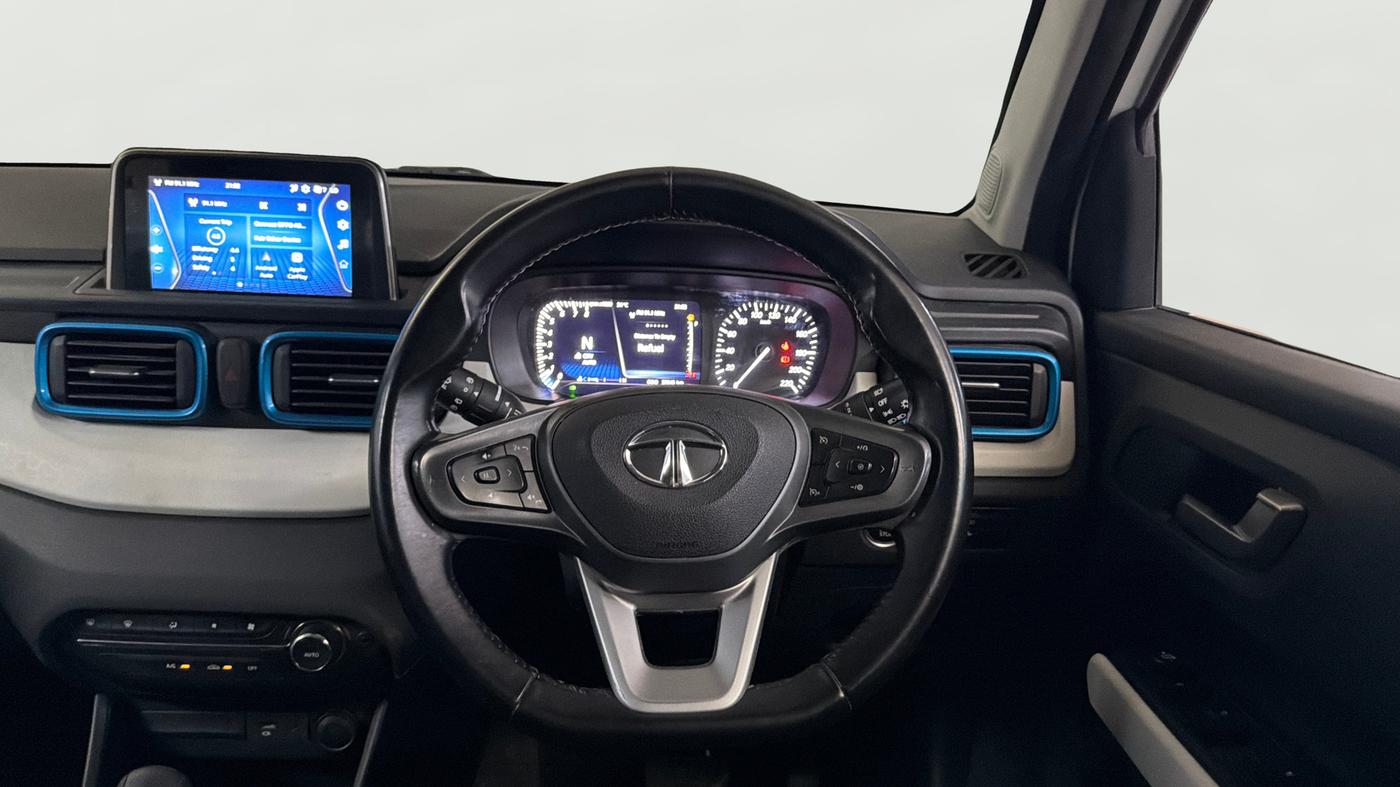 2022 Tata PUNCH CREATIVE  AMT, Petrol, Automatic, 37,616 km, Steering Wheel Close Up