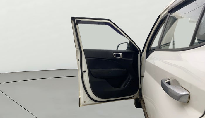 2019 Hyundai VENUE S 1.2, Petrol, Manual, 83,501 km, LHS Front Door