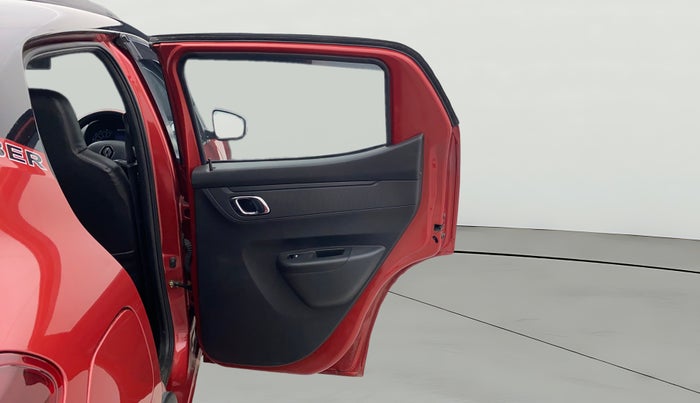 2024 Renault Kwid CLIMBER 1.0 AMT Dual Tone , Petrol, Automatic, 8,660 km, RHS Rear Door