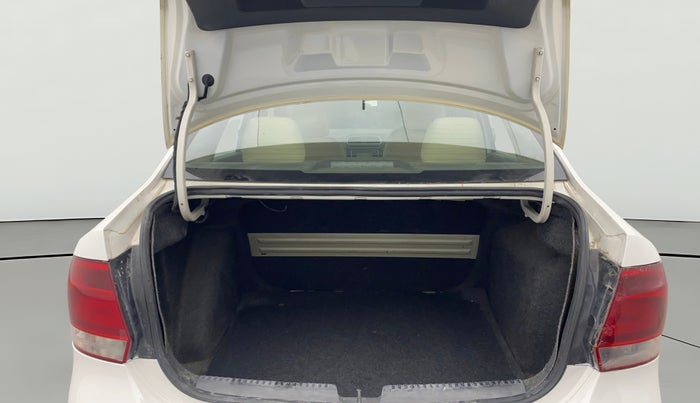 2013 Volkswagen Vento HIGHLINE 1.6 MPI, Petrol, Manual, 1,08,521 km, Boot Open Zoomed View