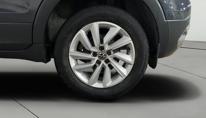 2022 Volkswagen TAIGUN HIGHLINE 1.0 TSI MT, Petrol, Manual, 21,476 km, Left Rear Wheel