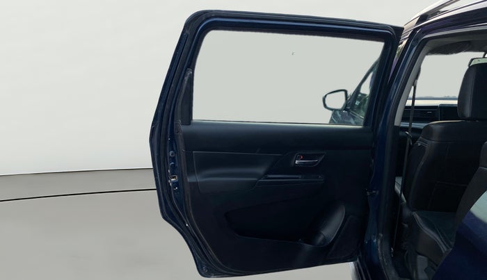 2022 Maruti XL6 ALPHA PLUS MT, Petrol, Manual, 50,563 km, LHS Rear Door