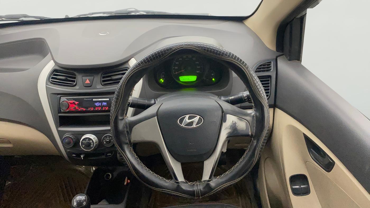 2016 Hyundai Eon ERA PLUS (O), Petrol, Manual, 1,36,063 km, Steering Wheel Close Up