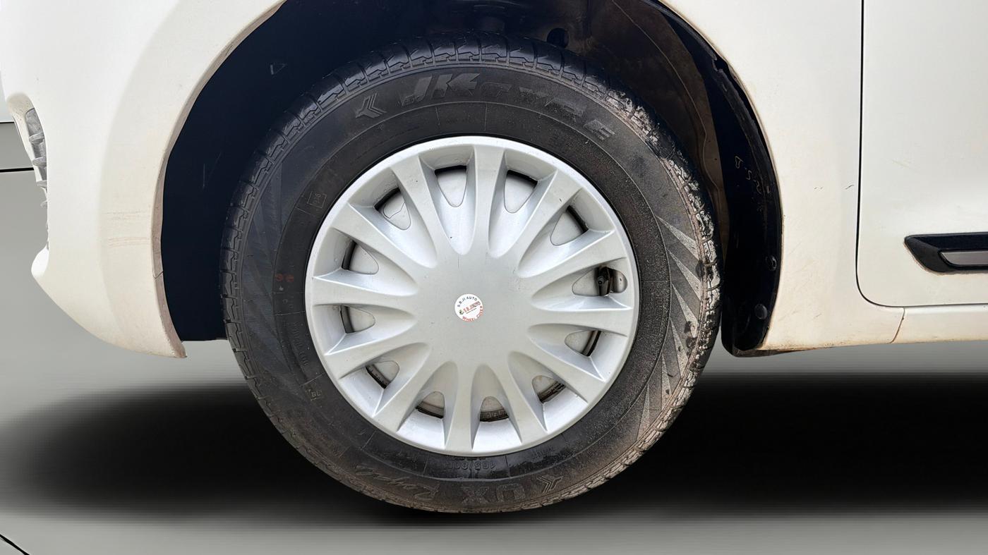 2024 Maruti Swift LXI, Petrol, Manual, 13,029 km, Left Front Wheel