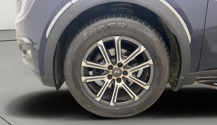 2022 Mahindra XUV700 AX 7 LUXURY P AT 7 STR, Petrol, Automatic, 76,554 km, Left Front Wheel