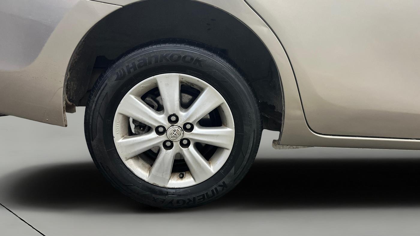 2014 Toyota Corolla Altis G CVT PETROL, Petrol, Automatic, 81,321 km, Right Rear Wheel