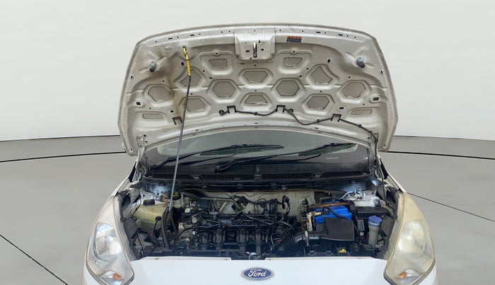 2016 Ford New Figo TREND 1.2 PETROL, Petrol, Manual, 1,30,729 km, Open Bonet