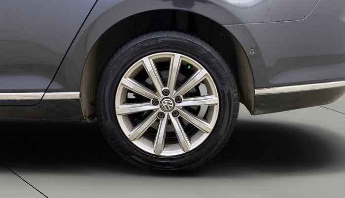 2018 Volkswagen Passat HIGHLINE DSG, Diesel, Automatic, 80,437 km, Left Rear Wheel