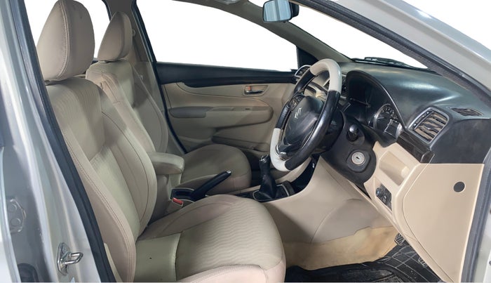 2017 Maruti Ciaz VXI+, CNG, Manual, 1,19,601 km, Right Side Front Door Cabin