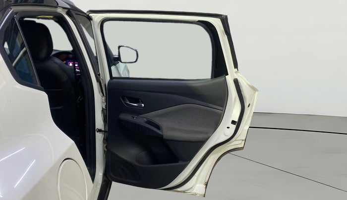 2024 Nissan MAGNITE N-Connecta B4D 1.0 Petrol AMT Dual Tone, Petrol, Automatic, 16,035 km, RHS Rear Door