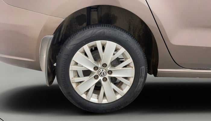 2015 Volkswagen Vento HIGHLINE 1.6 MPI, Petrol, Manual, 71,482 km, Right Rear Wheel