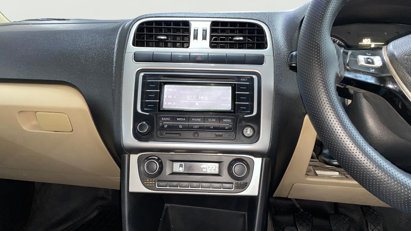 2015 Volkswagen Polo HIGHLINE1.2L, Petrol, Manual, 94,289 km, Air Conditioner