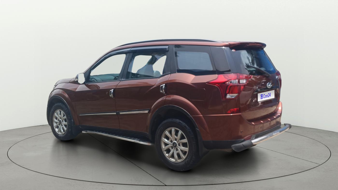 2019 Mahindra XUV500 W9, Diesel, Manual, 1,21,839 km, Left Back Diagonal