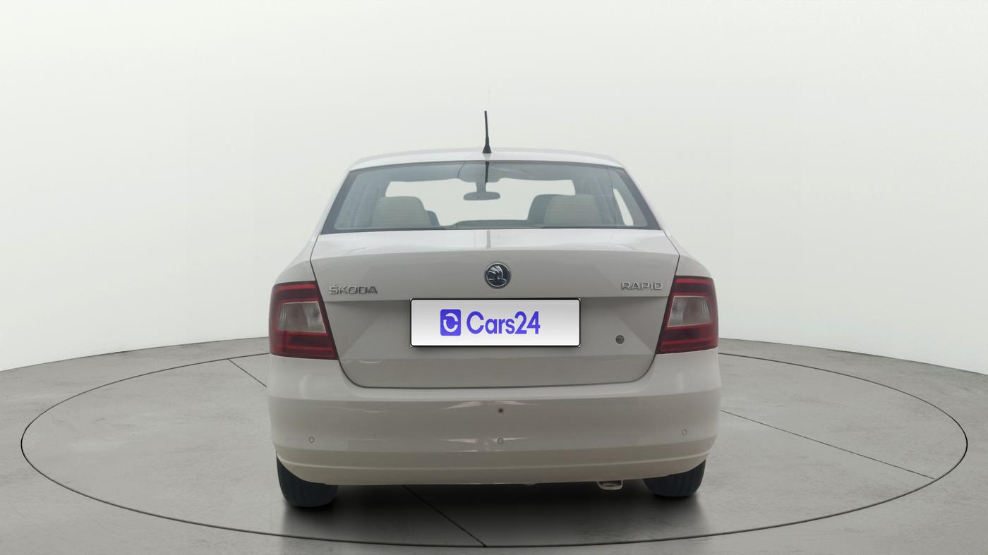 2016 Skoda Rapid 1.6 MPI STYLE PLUS, Petrol, Manual, 1,16,355 km, Back/Rear