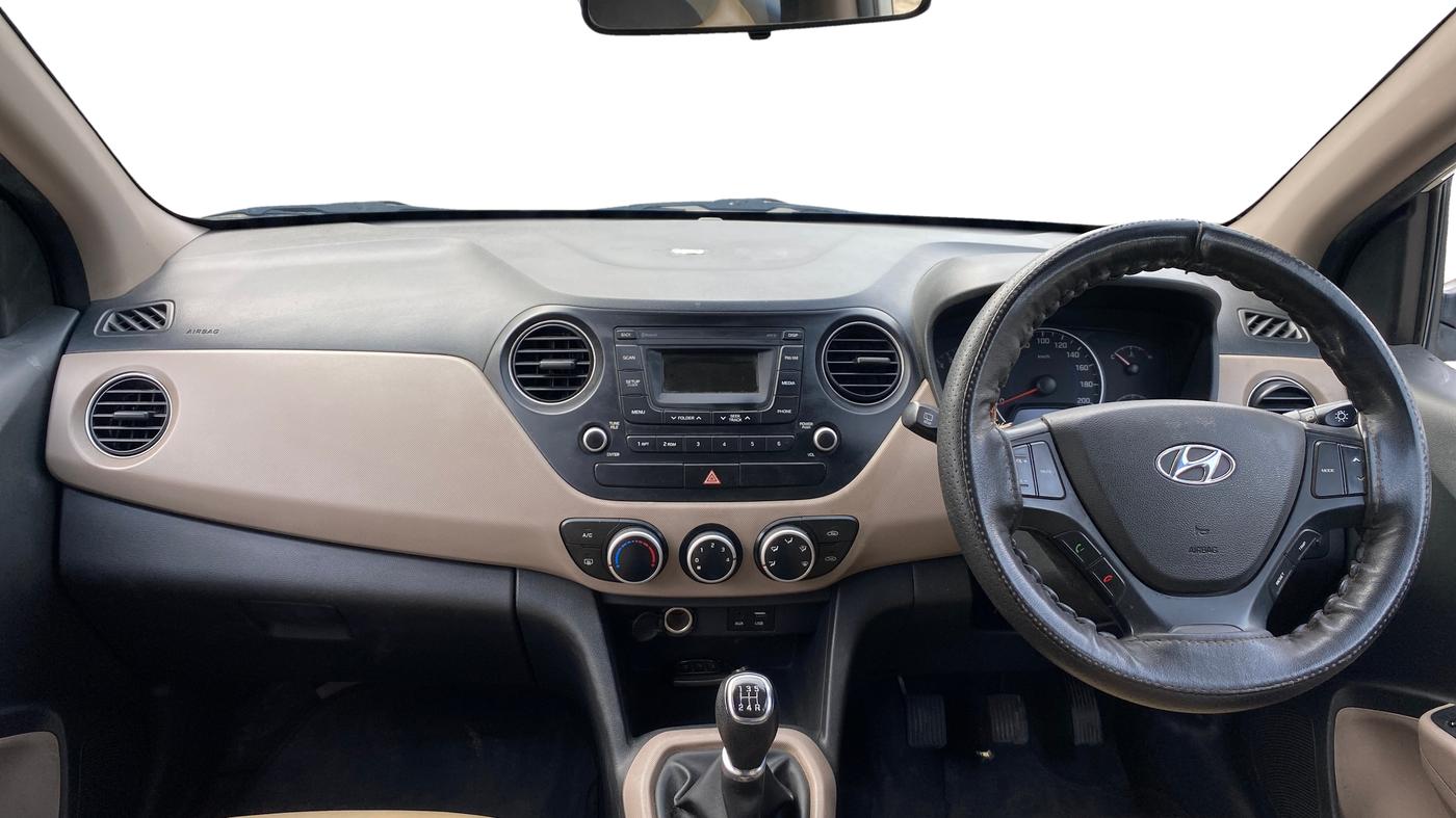 2016 Hyundai Grand i10 ASTA 1.2 KAPPA VTVT, Petrol, Manual, 1,07,242 km, Dashboard