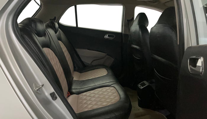 2015 Hyundai Grand i10 SPORTZ 1.2 KAPPA VTVT, CNG, Manual, 75,804 km, Right Side Rear Door Cabin