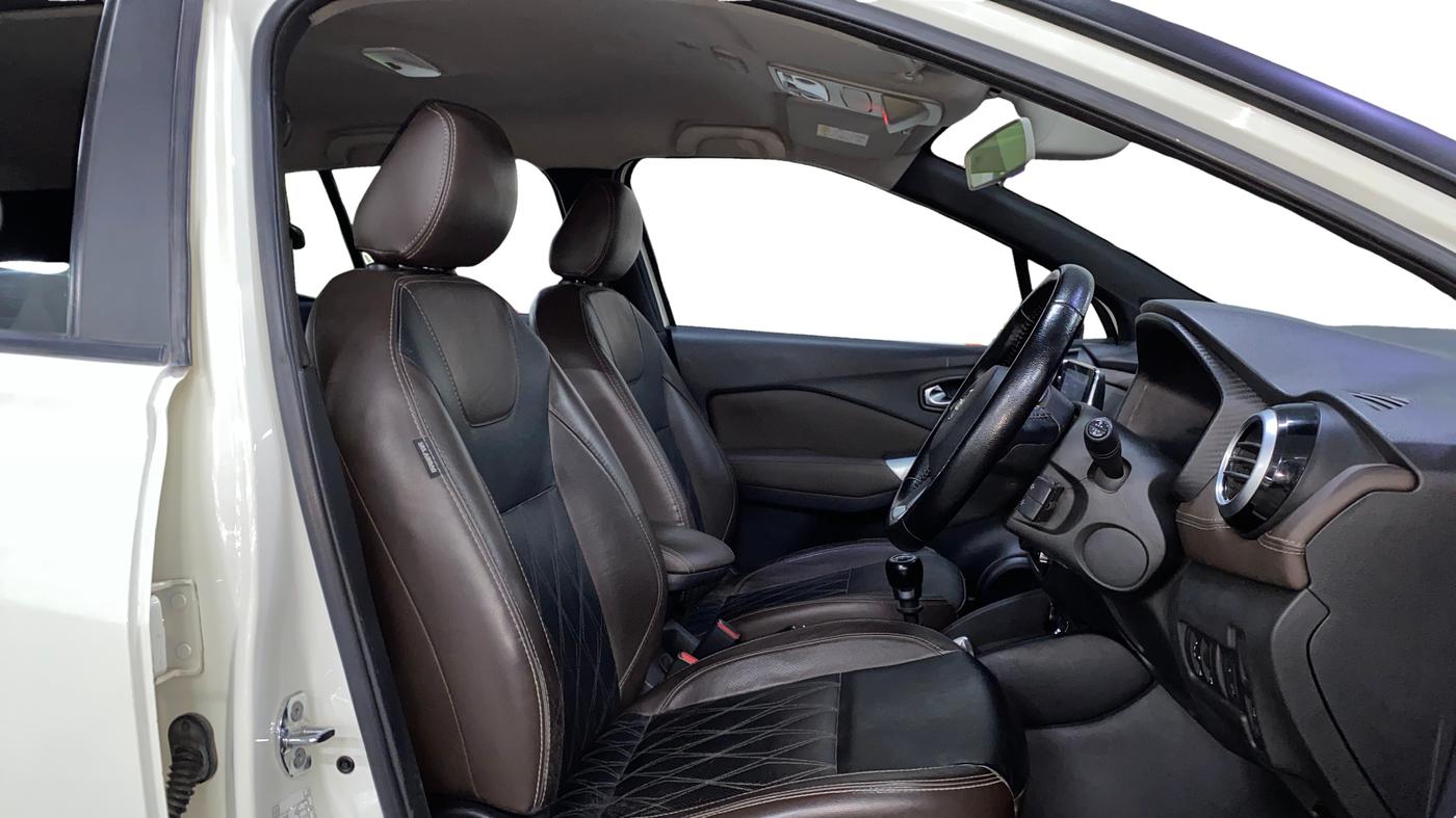 2020 Nissan Kicks XV PREMIUM (O) TURBO 1.3 DUAL TONE, Petrol, Manual, 54,704 km, Right Side Front Door Cabin