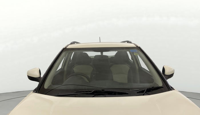 2022 Mahindra XUV300 W6 1.2 PETROL AMT, Petrol, Automatic, 35,398 km, Front Windshield