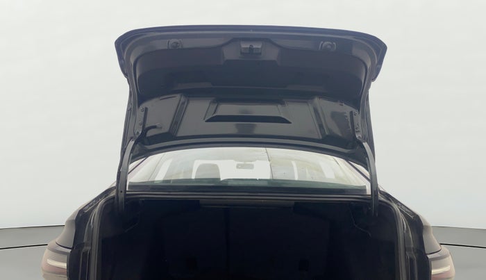 2024 Volkswagen VIRTUS HIGHLINE TSI 1.0 AT, Petrol, Automatic, 15,985 km, Boot Door Open