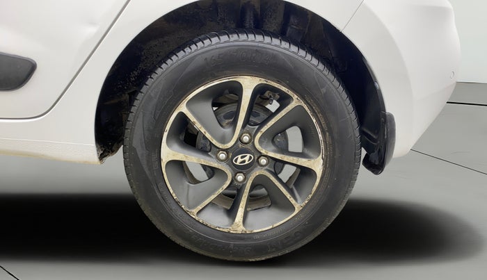 2017 Hyundai Grand i10 SPORTZ (O) AT 1.2 KAPPA VTVT, Petrol, Automatic, 39,814 km, Left Rear Wheel