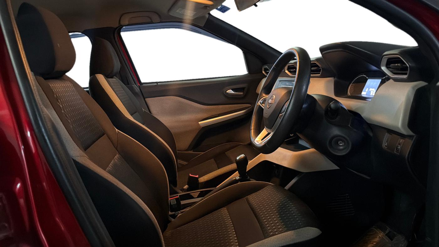 2024 Nissan MAGNITE XL AMT EZ Shift, Petrol, Automatic, 25,432 km, Right Side Front Door Cabin