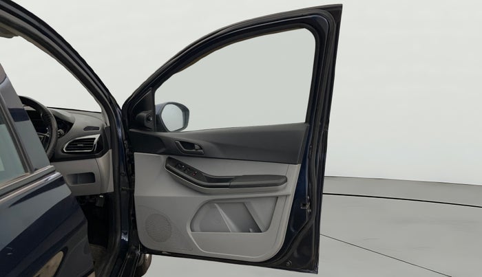 2022 Tata Tiago XT CNG, CNG, Manual, 43,715 km, RHS Front Door