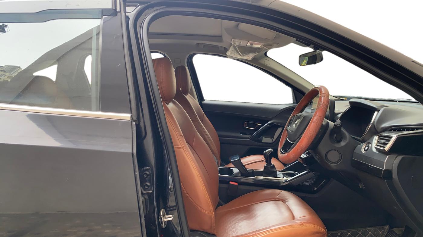 2021 Tata Harrier XT PLUS 2.0L KRYOTEC, Diesel, Manual, 1,22,961 km, Right Side Front Door Cabin